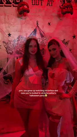 I still watch victorious ngl 😂 #victorious #victoriajustice #halloweenparty @Victoria Justice 