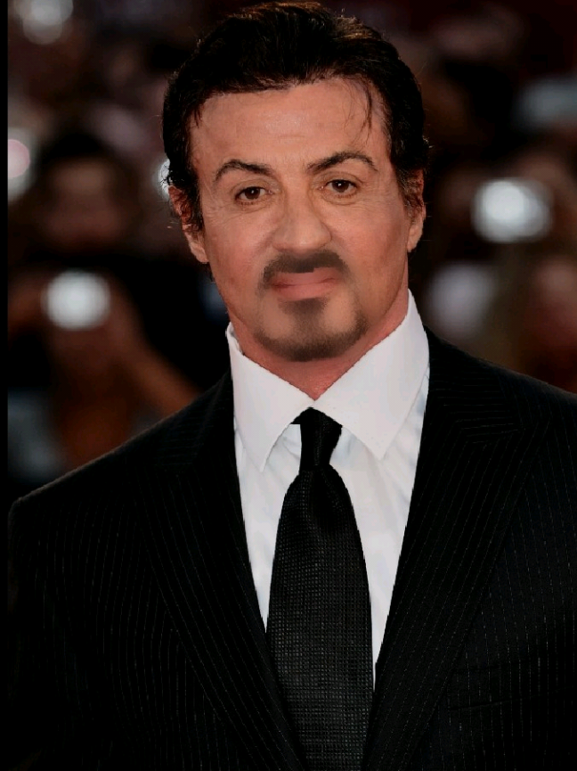 QUERO SUA OPINIÃO... @user12192890059  #rambo #viraltiktok #sosia #stallone #fyppppppppppppppppppppppp 