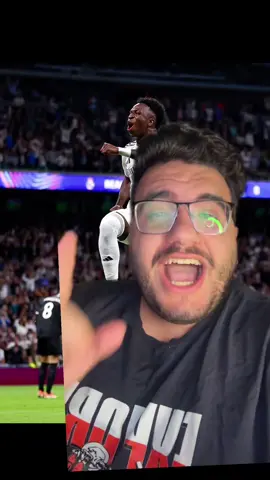 فينيسيوس مخيف لما بيركز!! #عمر_فارس #sportsontiktok #vinicius 