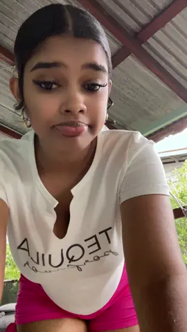 I try😭#voorjullie🤎 #surinametiktokers🇸🇷🇸🇷🇸🇷💖🧸🥺 #caribbeantiktokeurs🇭🇹🇬🇾🇹🇹🇸🇷🇯🇲 #fypシ゚viral🖤tiktok #hatersgonnahate😆 #guyanesetiktok🇬🇾 #mindyuhbusiness🙄😒 