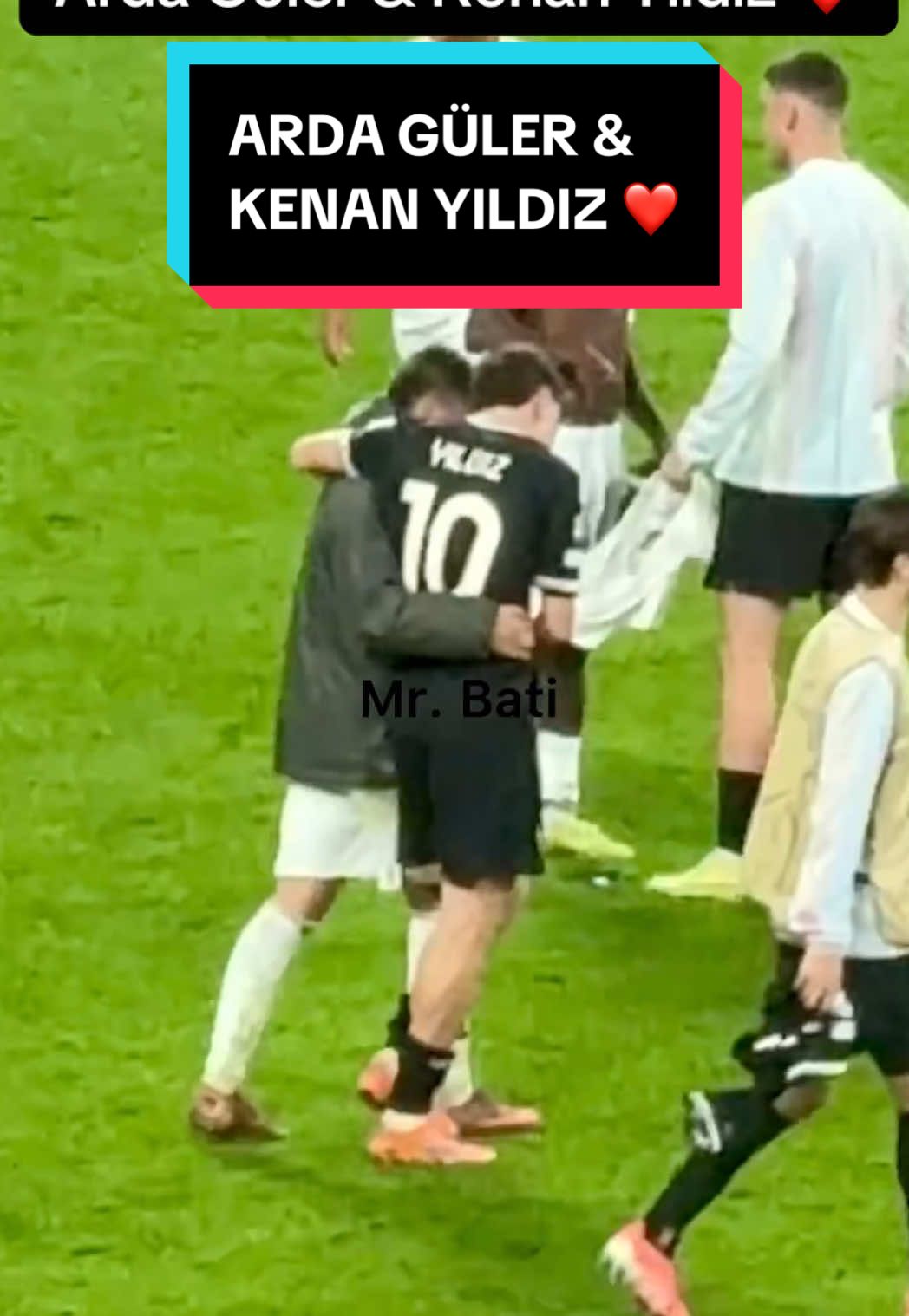 Arda Güler and Kenan Yıldız embraced and left the pitch: Real Madrid vs Juventus Following the Champions League match between Real Madrid and Juventus, Kenan Yıldız and Arda Güler embraced and left the pitch. The two teams' stars, Arda Güler and Kenan Yıldız, faced off in numerous positions.  #ardagüler #kenanyıldız #realmadrid #juventus #Championsleague 