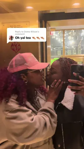 Replying to @Domo Wilson are yall satisfied, we shared lipgloss again 👀😏#wlw 