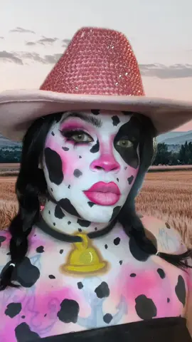 Pink Cowgirl 🐮🩷👢 #parati #foryou #fyp 