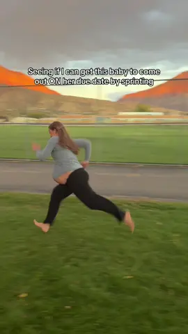 Baby’s got about 8 more hours to make an appearance #40weekspregnant #howtoinducelabor #inducelabor #octoberbaby 