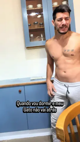 Como vocês também são assim….😽 . . . . #gato #dormir #comedia #humor #frajolito