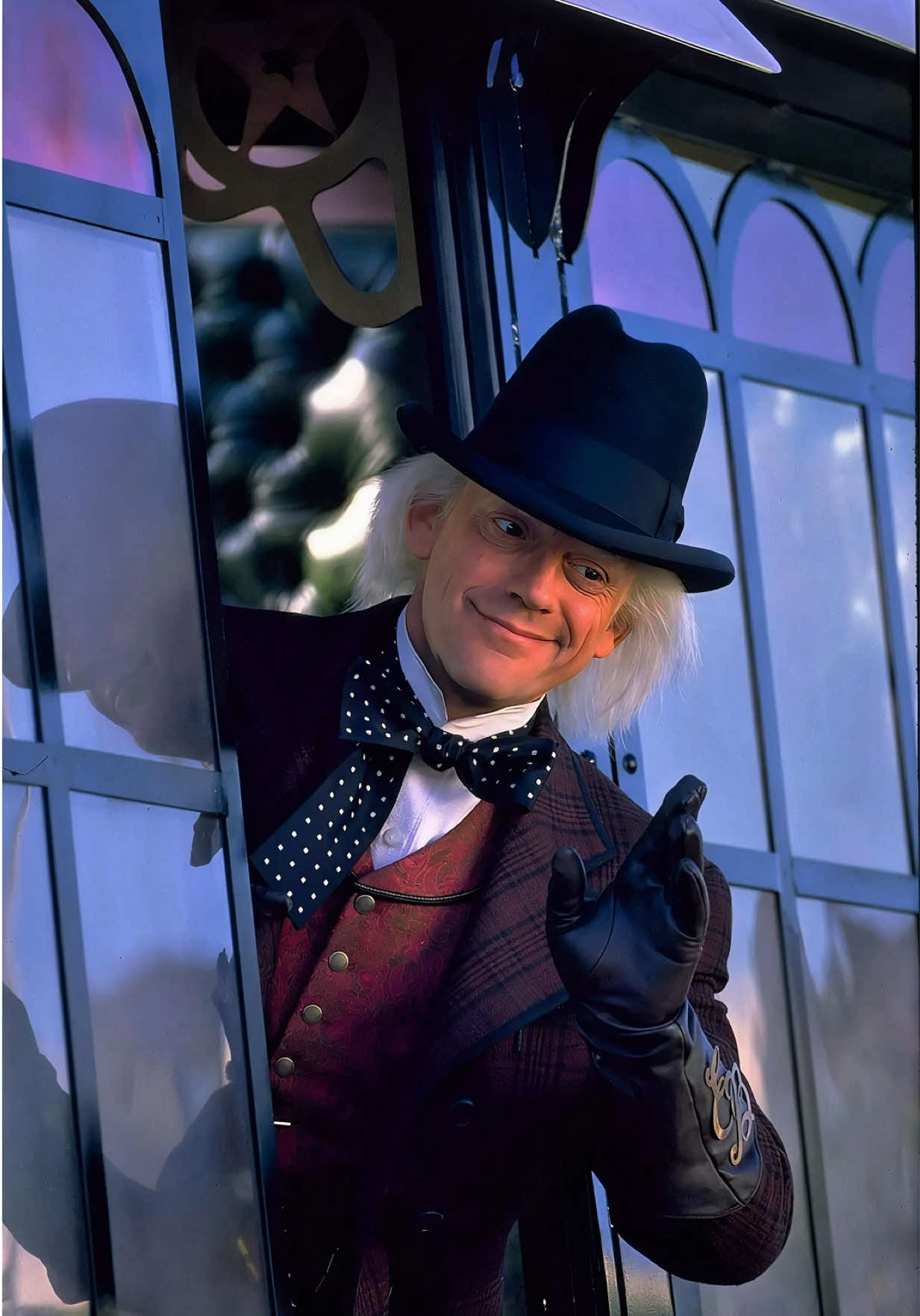 Hoy cumple 87 Años El Actor Estadounidense  Cristopher Lloyd  Ha interpretado a Doc Emmett Brown en la trilogía de Back to the Future (1985, 1989 y 1990) a Fester Addams en The Addams Family (1991)  y Addams Family Values (1993) y al Juez Doom en ¿Quién engañó a Roger Rabbit?  #cristopherlloyd