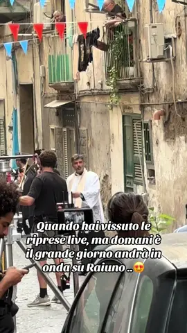 VOI SIETE PRONTEEE DOMANI ALLE 21:00 TUTTE INCOLLATE ALLA TV 😍 @CarmineRecanoOfficial #neiperteeeeeeeeeeeeeee #sivolaneiperteeeeeeee✈😘👋 #carminerecano #fiction 