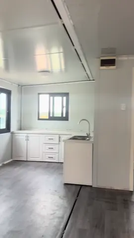 Transforming this tiny home into a little Christmas cottage 🤩