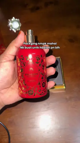 Wangii dooh ni 😍kita ht laki pon berkenan bau ni #perfume #perfumetiktok #perfumes #perfumetok #perfumeviral 