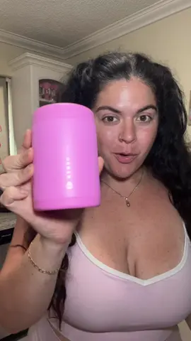 Taking this on my next beach day! This is literally so cute and convenient! So many cute colors, such a great gift for yourself or a loved one.  #hydrojugtumbler #hydrojugtraveler #cancooler #cups #tumblers 