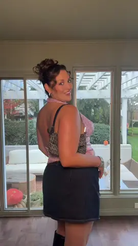 Paris and Nicole I’m on my way!! #y2kaesthetic #y2k #curvyfashion #maybelline @Maybelline NY #makeup