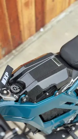 @𝐌𝐱𝐩_𝐝𝐞𝐬𝐢𝐠𝐧𝐬 carbon so clean it hurts #eridepro #surron #carbonfiber #mxp 