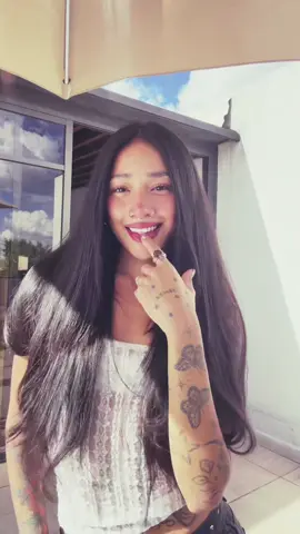 buenas tardes gente un besito 