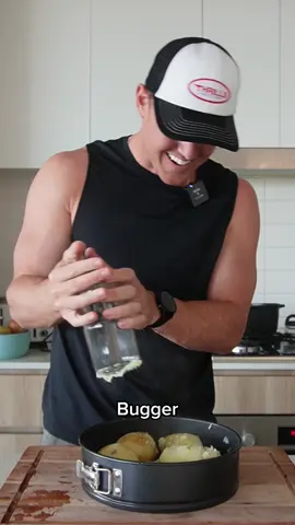 Mexican potato pie 456 cals / 47g p / 32g c / 14g f Follow for more quick and simple meals that the whole family will love! Ingredients (Serves 5) 	◦	950g spud light potato 	◦	Salt 	◦	Pepper 	◦	800g extra lean beef mince 	◦	110g brown onion 	◦	180g capsicum 	◦	120g corn kernels  	◦	210g red kidney beans 	◦	20g Mexican fiesta taco seasoning  	◦	200g crushed tomatoes 	◦	100g light tasty shredded cheese Feel free to check out my recipe ebook for more recipes just like this!