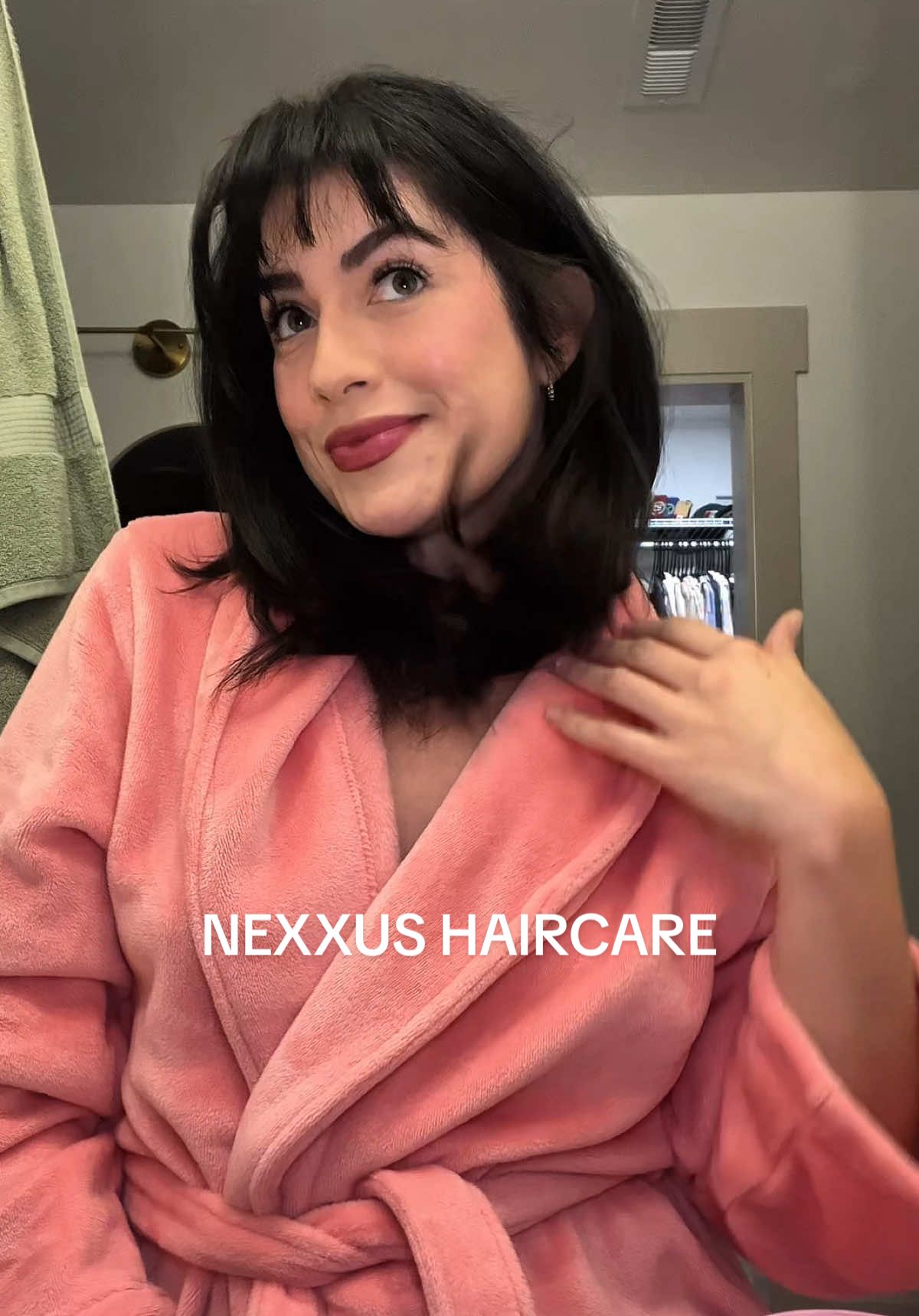 The shiniest blowout made possible thanks to @Nexxus Hair Care Therappe & Humectress line 🧖🏻‍♀️ #NexxusPartner #haircare #showerroutine #SelfCare #hairblowout 