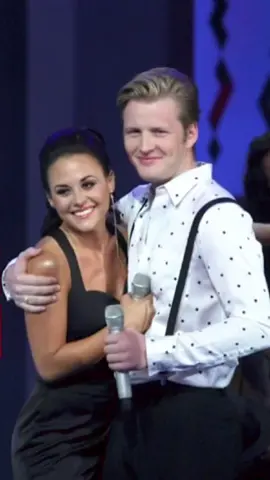 Llgas cuando no creía en nada como luz de madrugada es cuando llegas y me refugio en ti 🎶 🎵 Amor Sincero  ⏯️ Alexander Acha & Zuria Vega #amorsincero #alexanderacha #zuriavega #llegasseacabounalargaespera #llegascuandonocreiaennada #hacesquemialmasientaamordenuevo #fenixos #fenix20ig 