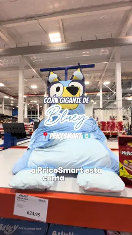 Cojín gigante de Bluey en PriceSmart 💙🩵 🛒Este es un cojín gigante (mide 4x5.8ft) que trae una funda muy suave y puede servir como sleeping bag.  🌟Se me hace muy cómoda para ver tele o poner como silla/sillón en el piso para jugar o dormir 📺  #lasenoradepricesmart #lasenoradepricesmartgt #bluey #sleepingbag 