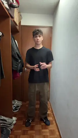 algun youtuber de criticas o de lo que sea que ayude a exponer esto #laguna___ 