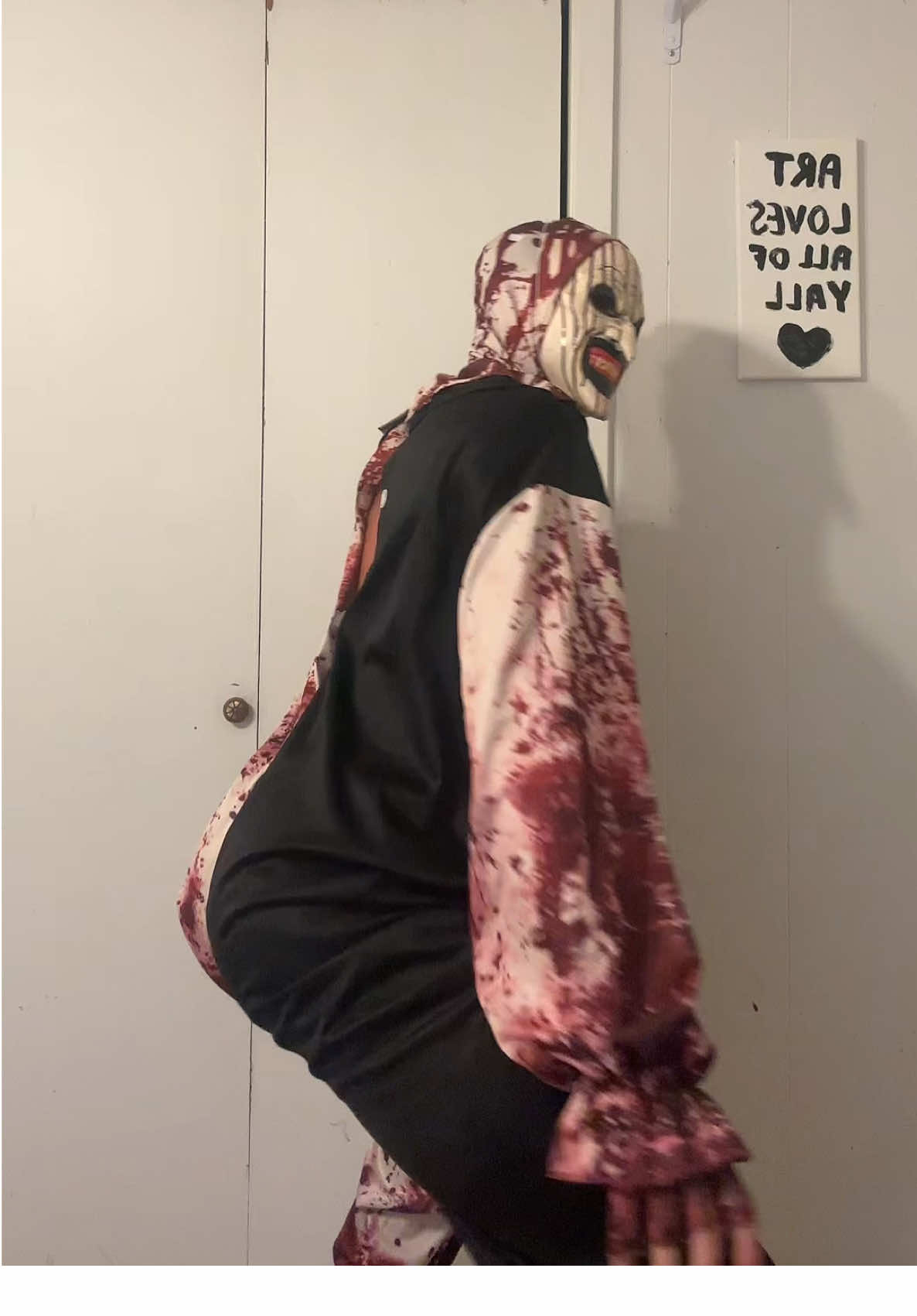 BOO! 👻 😈 (❌Fake Blood) #baddie #arttheclownterrifier #octobermood #clown #halloweencostume 