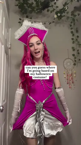 i feel like it’s VERY obvious #jillianduvall #halloweencostume #showgirl #costumeideas  - costume from: @Party at Travs 