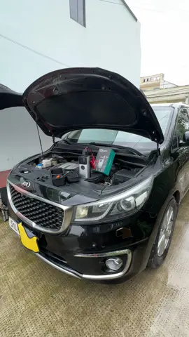 Bơm lốp kèm kích bình ô tô quá tiện uhero