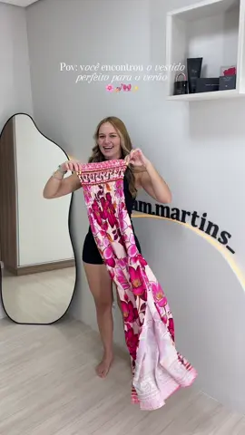 Apaixone-se pelo nosso vestido tropical 🩷