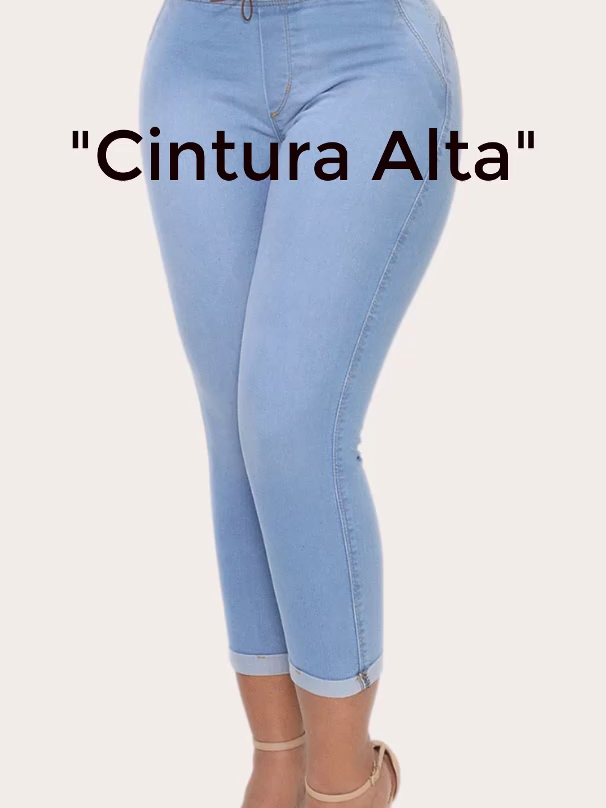 Kit 2 Calças Jeans Feminina Capri Com Elastano  #CalcaLevantaBumbum, #JeansCapri, #ModaFeminina Conforto e poder! Modelagem que empina e afina a cintura. Use Salto ou Tênis.