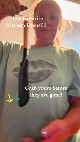 Nonstick Serving Spoon #nonstick #kitchenutensils #kitchengadgets #tiktokshop #spatula 
