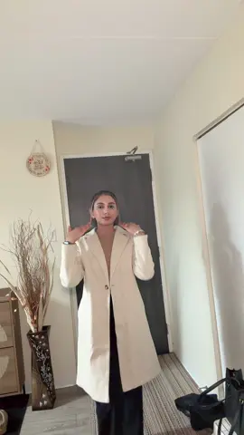 #OOTD #symmetry #fallfashion #winnipeg #chaibar 