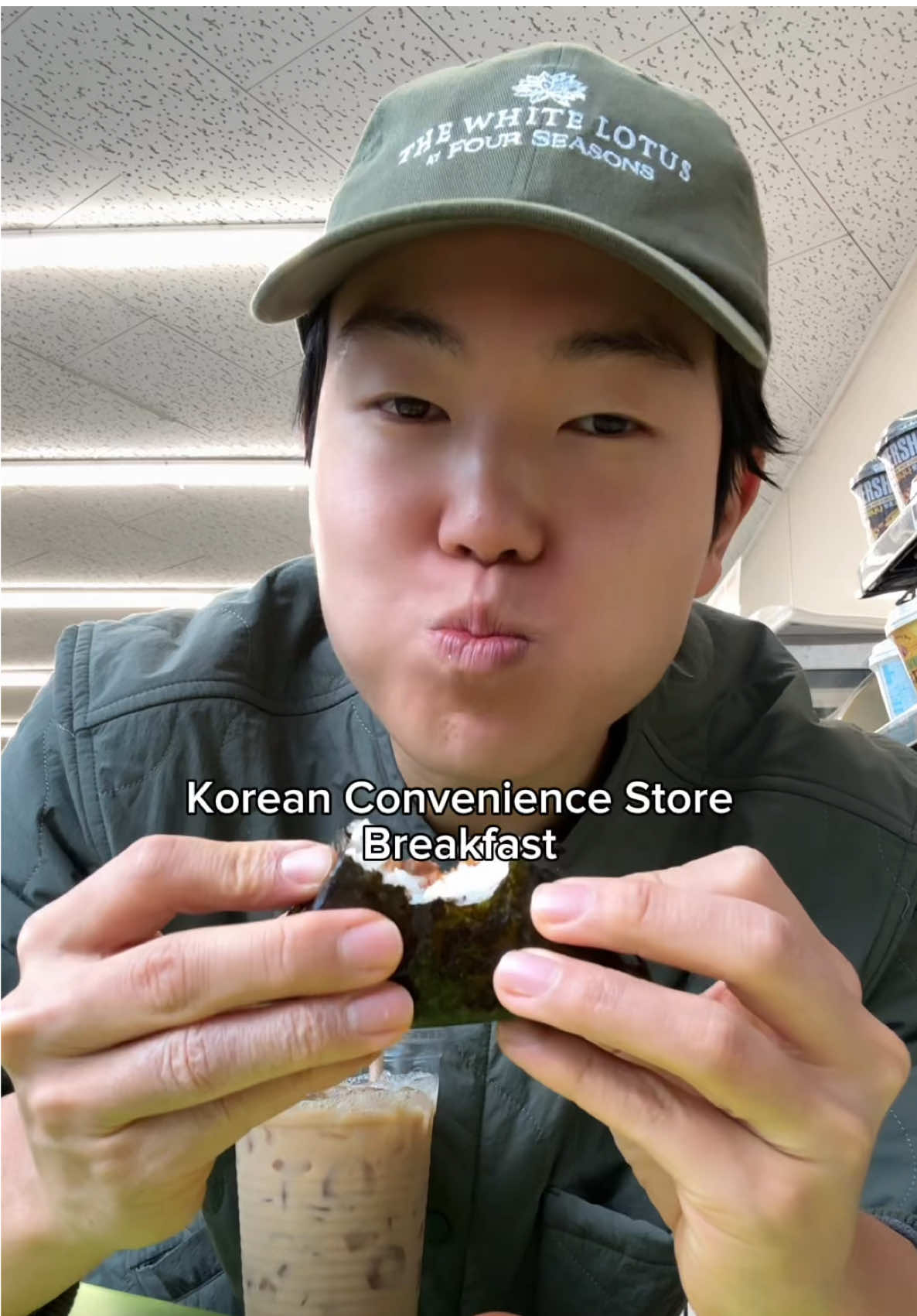 I’m baaaaack 🇰🇷  #koreanconveniencestore #koreanfood 