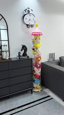 if you have many dolls at home and no place to put them, you can try this storage bucket. It is beautiful and dustproof, and it is easy to move with wheels. It can be placed there as a decoration and it looks very good. 