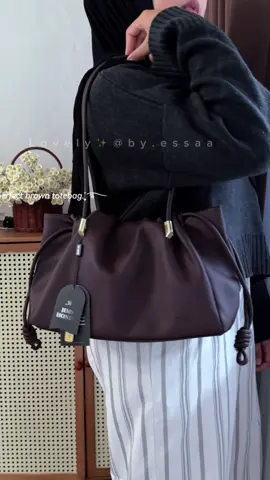 Perfect banget 🤎 #jimshoney #totebag #gwenbag #taskerja #taskuliah 