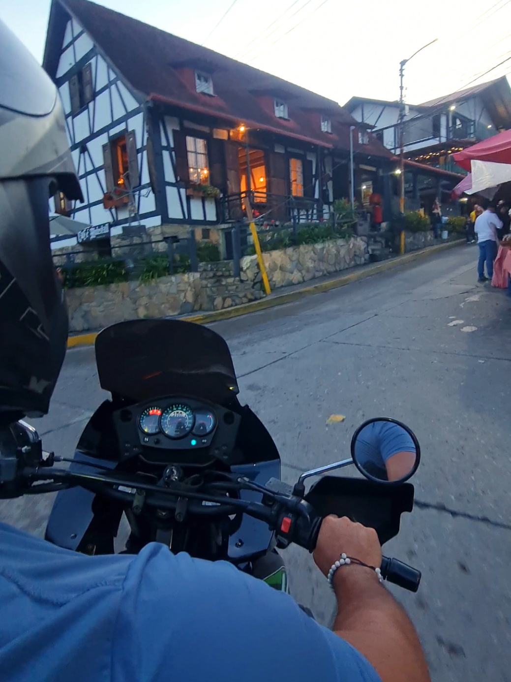 Cuando el ciego vuelve a ver, suelta el bastón que lo acompaño toda la vida, enfocate en ti. #klr #klr650 #coloniatovar #sefeliz #humildad 