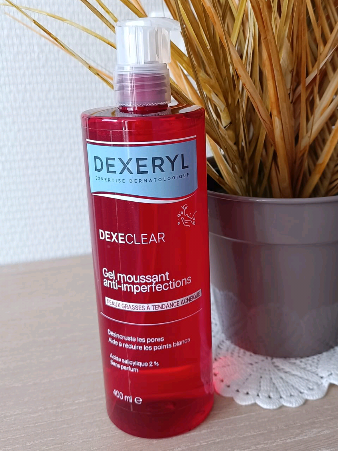 En partenariat avec dexerylessentiel ✨ DEXECLEAR Gel Moussant Anti-Imperfections : nettoie en douceur, réduit le sébum de 90% dès la 1ère utilisation et diminue points blancs et noirs en 1 mois ! ✔️ sans savon, sans parfum, pH physiologique 🇫🇷 Fabriqué en France @dexerylessentiel #imperfections #dexeclearbydexeryl #SelfCare #acnetreatment #skincare 