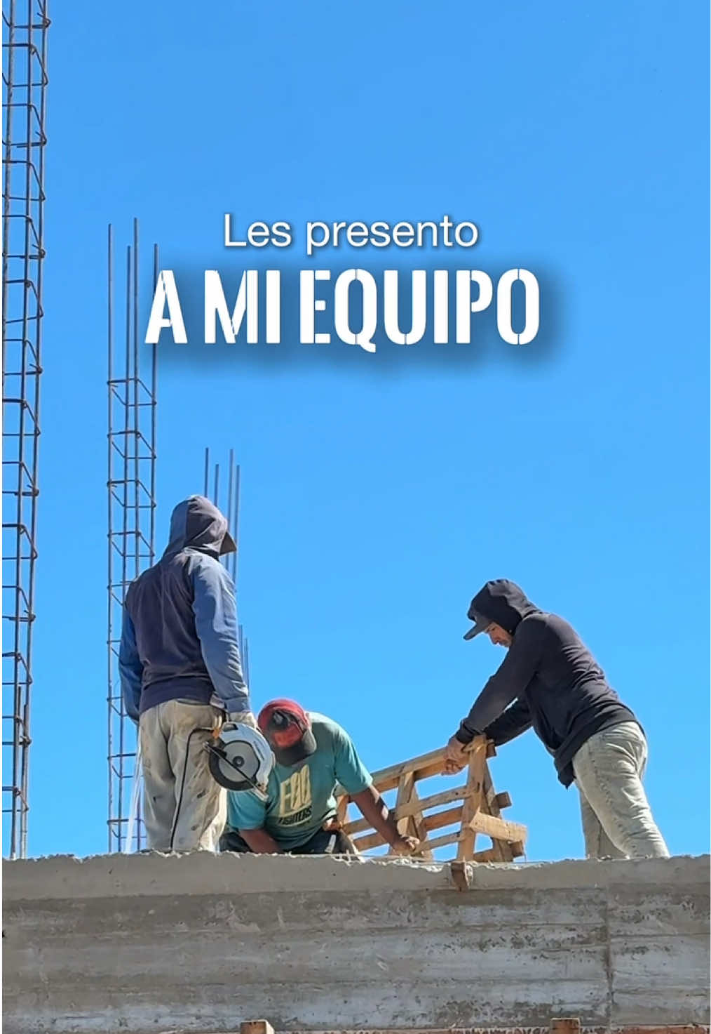 Un equipo raro, pero el que saca todo adelante  IG: constructoradelsol.norte #constructora #construccion #humor #equipo #barrioprivado 