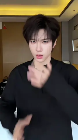 ว้าว ..❤️❤️ซือถูน่ารักมาก #อวี๋เฉิงเอินyuchengen余承恩 #ซือถูหลิ่ง #สู่ห้วงเมฆา #LoveInTheClouds 