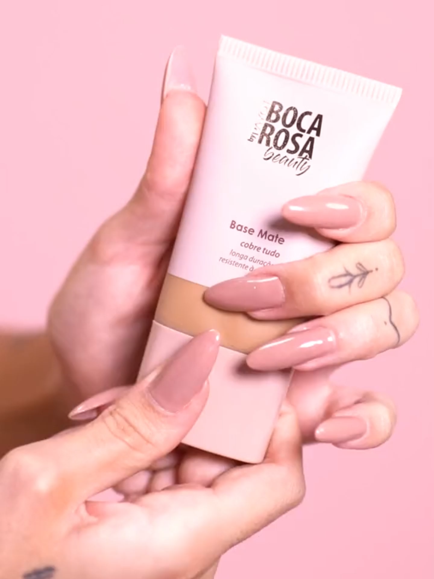 Base Mate Boca Rosa Beauty 30ml — Hipoalergênica e Cobertura Impecável 💖 Pele perfeita e sem preocupações! A Base Mate Boca Rosa Beauty é hipoalergênica, com acabamento mate e alta cobertura, ideal para quem busca uma maquiagem sem alergias e com longa duração. Leve, confortável e sem olheiras Perfeita para peles sensíveis e para quem ama maquiagem de alta performance 💬 Comenta “EU QUERO” que te envio o link! #BaseBocaRosa #Maquiagem #PeleImpecável #Cosméticos #Beleza #Promoção