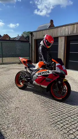 CBR 1000 Repsol 🚀🚀🚀 #fyp #cbr1000rr #cbrrepsol #hondacbr1000rr #repsolhonda 
