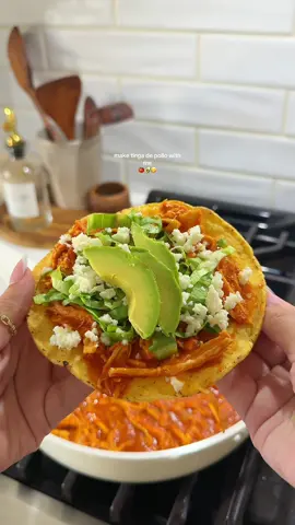 tinga de pollo 😋 a weekly meal 🍽️  ingredients: for the chicken: 3-4 chicken breast 3 garlic cloves 1 tablespoon chicken bouillon  half an onion  for the sauce: 3 tomatoes 3 garlic cloves piece of onion 2/3 of chipotle peppers 2 tablespoons of chicken bouillon  1 cup chicken broth oregon  cumin #tinga #mexicanfood #recetasmexicanas #EasyRecipe #latinacontentcreator 