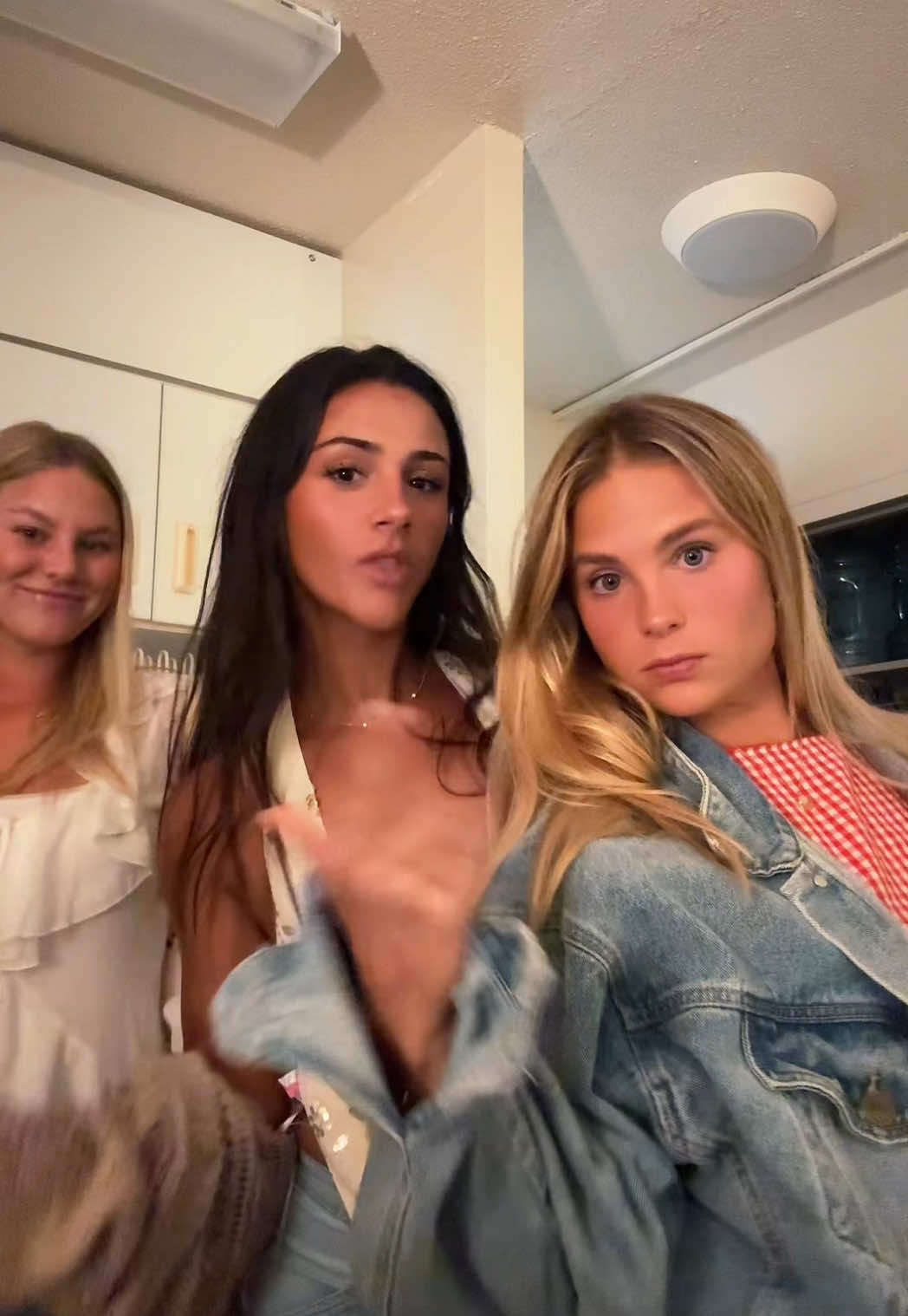 riley green blessing us with a free concert🤌🤌