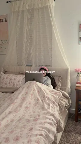 going to bed early> #trend #homebody #fyp #bedroom #stayinghome 