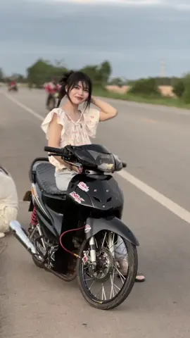 BAពិនសើច🤣🛵❤️@SEU ✌️🖤 #foryou #foryou #សៀបរាបផ្ទុះខ្ញុំ😘🦋 #weve #fyp 