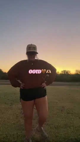 Texas OOTD 🤎🫶🏻 #fyp#OOTD#trending#texas#midsize#fall#fallootd 