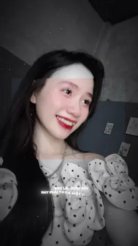 Lời yêu chỉ để nghe-lời hứa chỉ là hình thức . Khi bạn bắt đầu yêu bản thân trân quý những điều đơn giản xung quanh , thì lúc đó bạn sẽ hiểu thay vì phải tốn thời ngồi nhắn m.ộ.t tin dài để chỉ ai đó cách thương bạn. Thì thay vào đó mình t.ự thư.ơ.ng  bản thân mình sẽ tốt hơn chứ❤️😗