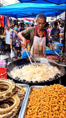Life at a Wild Meet Market #seafood #food #fish #cooking #animalsmarket 