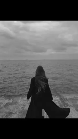 أغلبني البؤس فبكيت من أعماقي 💔