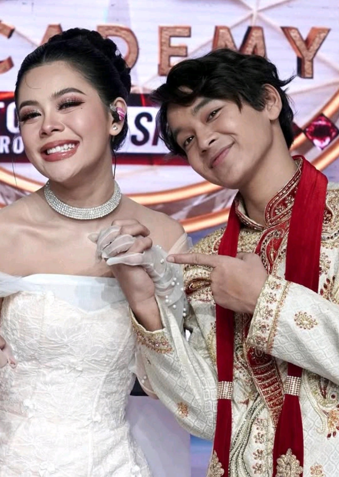 raja dan ratu stage act, diakui bukan mengakui🔥❤ @da7_arbilfahrizan0¹ @𝐌𝐞𝐥𝐥𝐲 𝐋𝐞𝐞 #dangdutacademy7 #arbilda7 #mellylee #armel 