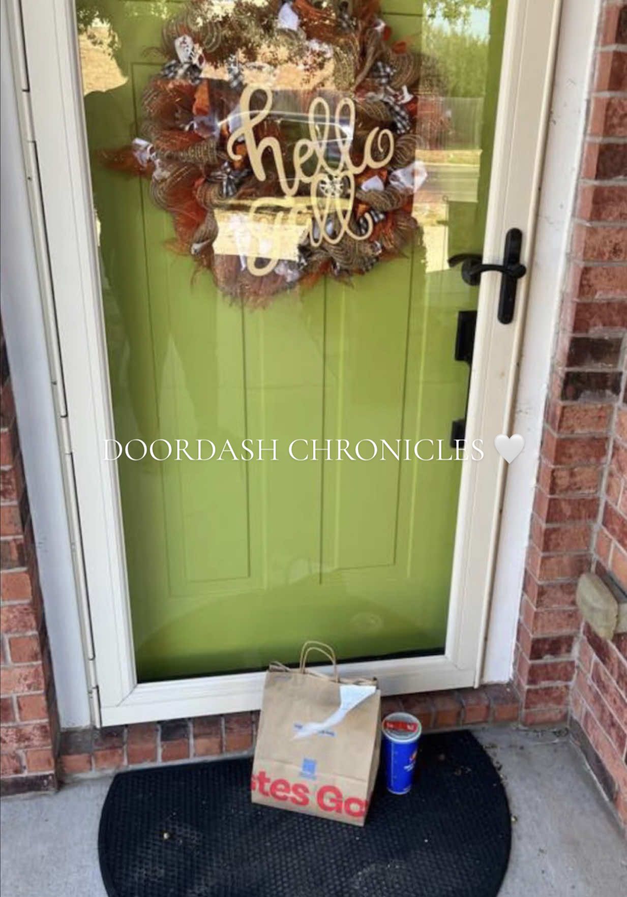 Please hear me when I say I love my dashers! I appreciate them to the fullest. BUT..I will never understand why they put the food right in front of the door. Cause what!? Why y’all do me like that!? 🤣😂 #doordash #doordashdelivery #fooddelivery #fail #fyp 