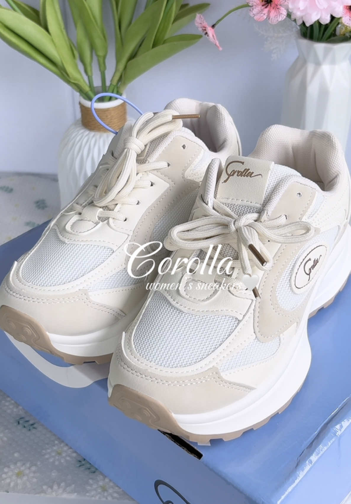 my fav one🤍 #womensneaker #sneakers #corolla #corollashoes #CapCut 