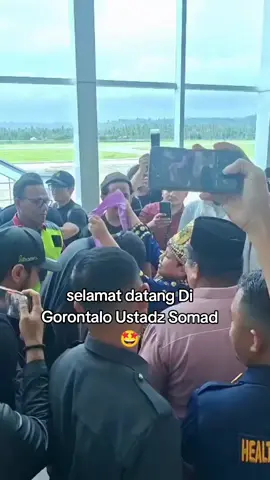 selamat datang di gorontalo Ustadz Somad #UASGorontalo2025 #ustadzabdulsomad #tablighakbar #gorontalo #semuaorang 
